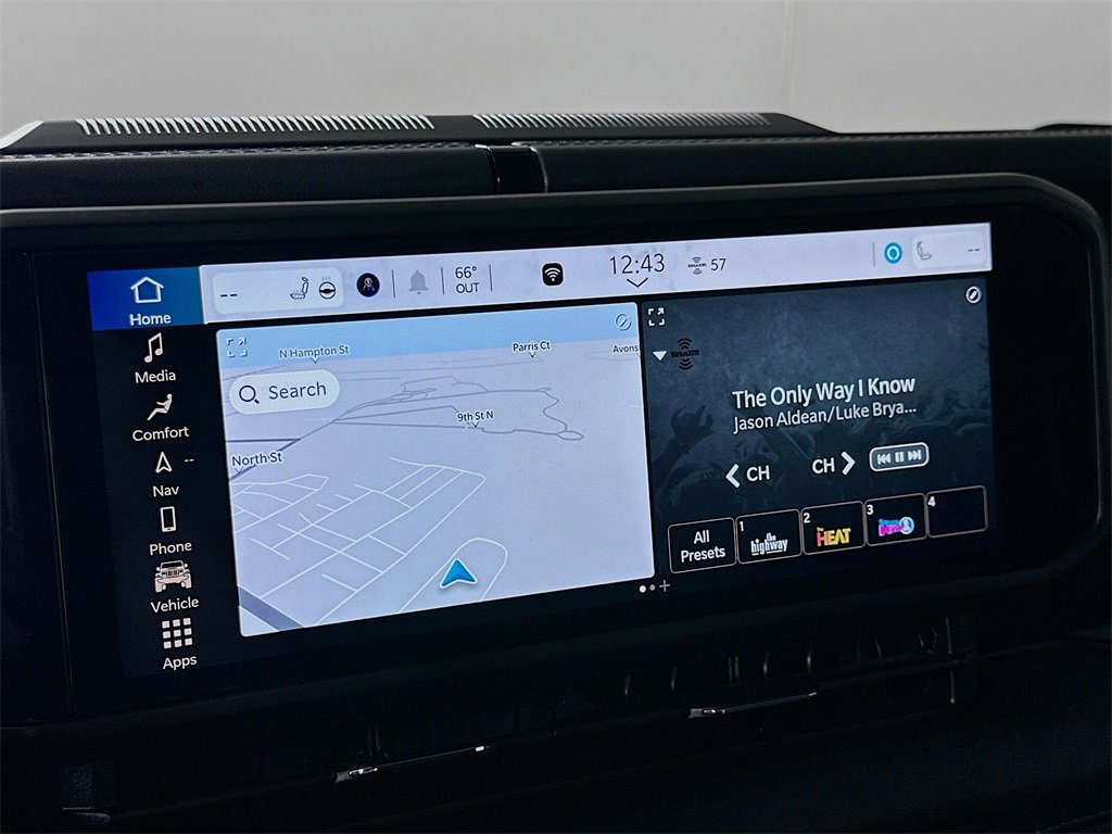 Used 2025 Jeep Wrangler Unlimited Rubicon 4xe w/ Technology Group image 25