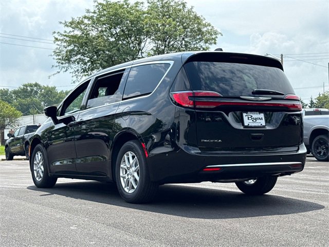 New 2025 Chrysler Pacifica Select image 8