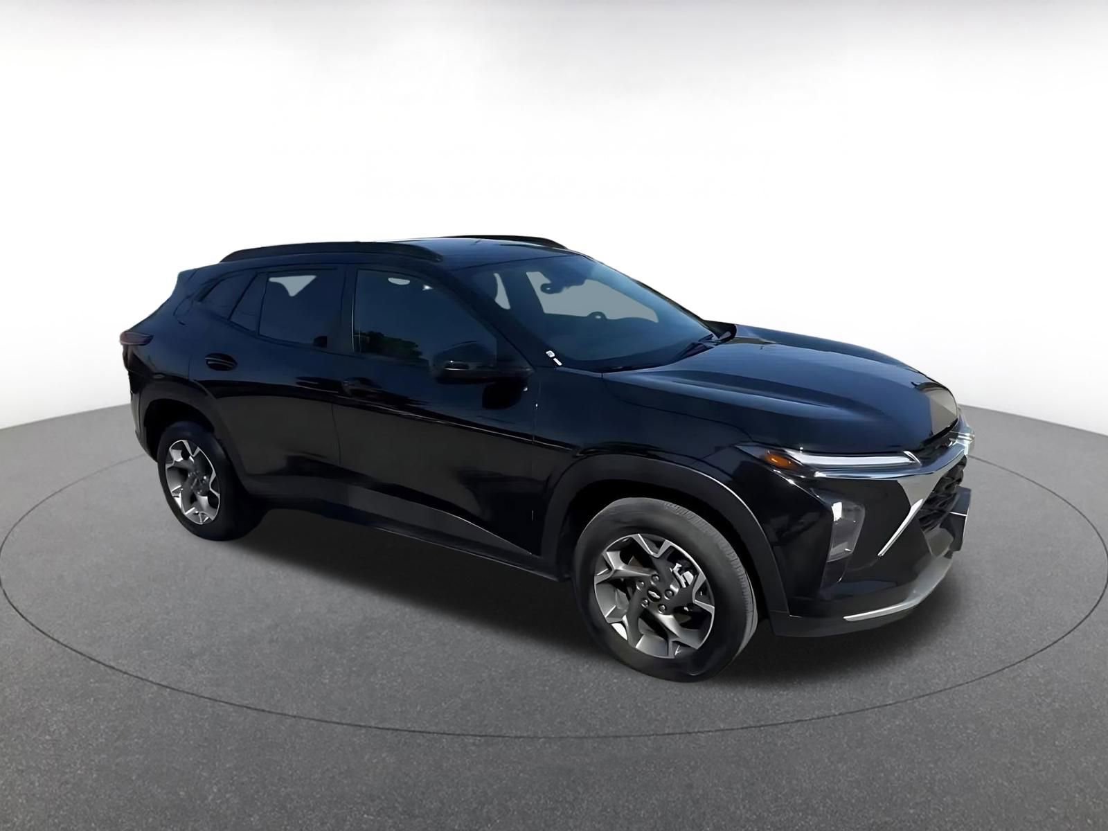 Used 2025 Chevrolet Trax LT FWD video 2