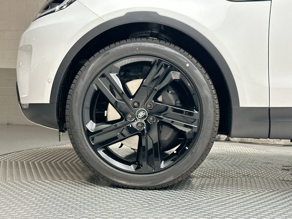 New 2027 Land Rover Discovery S AWD/4WD image 5