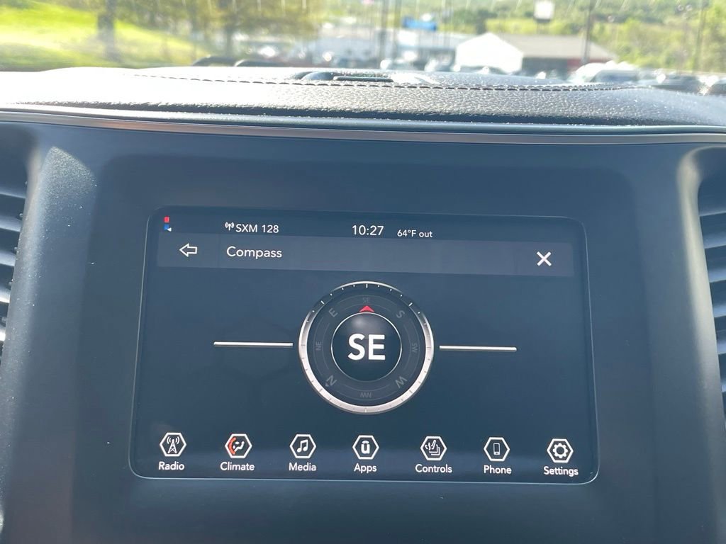 Used 2019 Jeep Cherokee Latitude Plus w/ Cold Weather Group AWD/4WD image 39