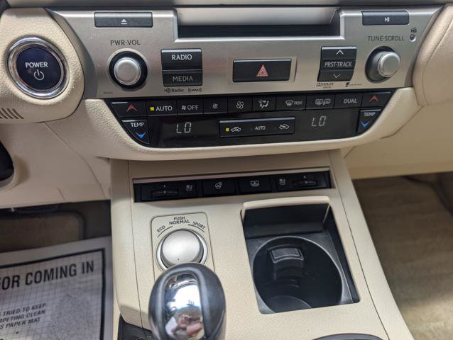 Used 2014 Lexus ES 300h w/ Luxury Package w/Bamboo Trim FWD image 11
