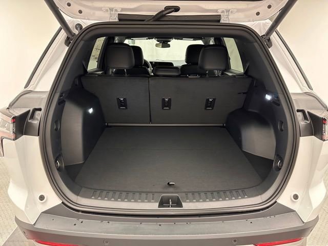 New 2026 Chevrolet Equinox LT w/ Convenience Package II FWD image 20