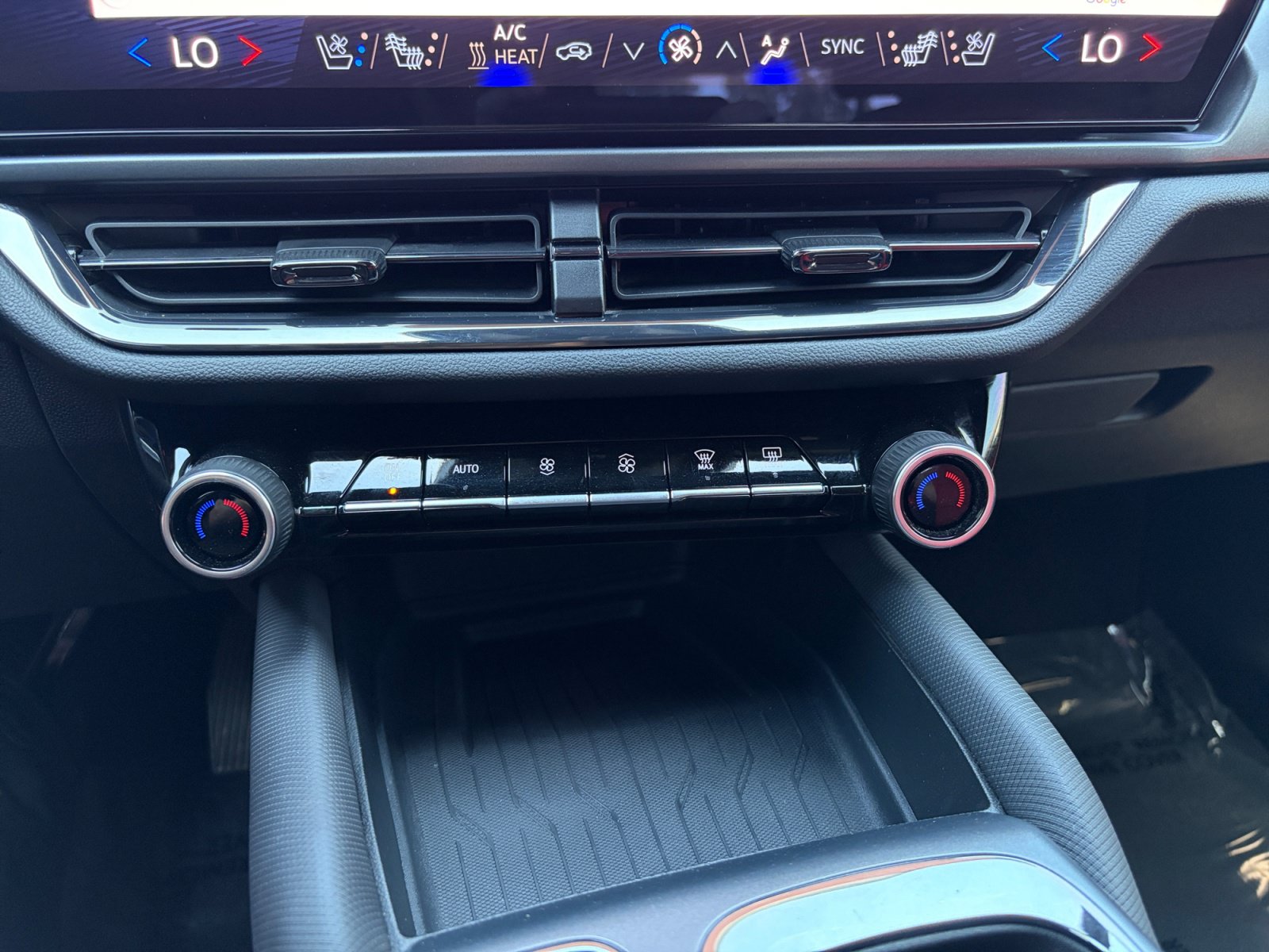 Used 2024 Chevrolet Equinox EV RS FWD image 20