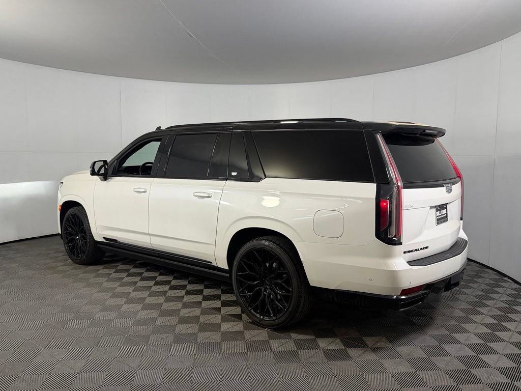 Used 2024 Cadillac Escalade ESV Sport Platinum w/ LPO, ONYX Package AWD/4WD image 9