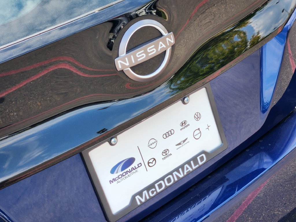 Used 2025 Nissan Leaf S FWD image 11