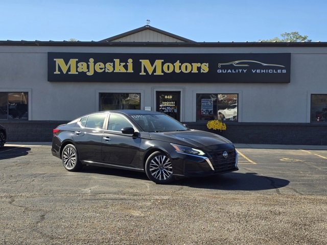 Used 2024 Nissan Altima 2.5 SV
