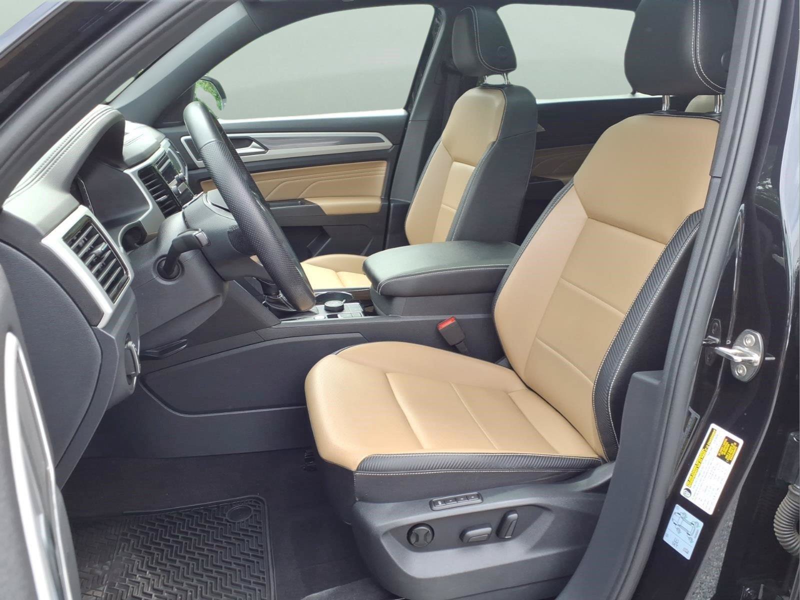 Used 2022 Volkswagen Atlas Cross Sport SEL R-Line AWD/4WD image 17