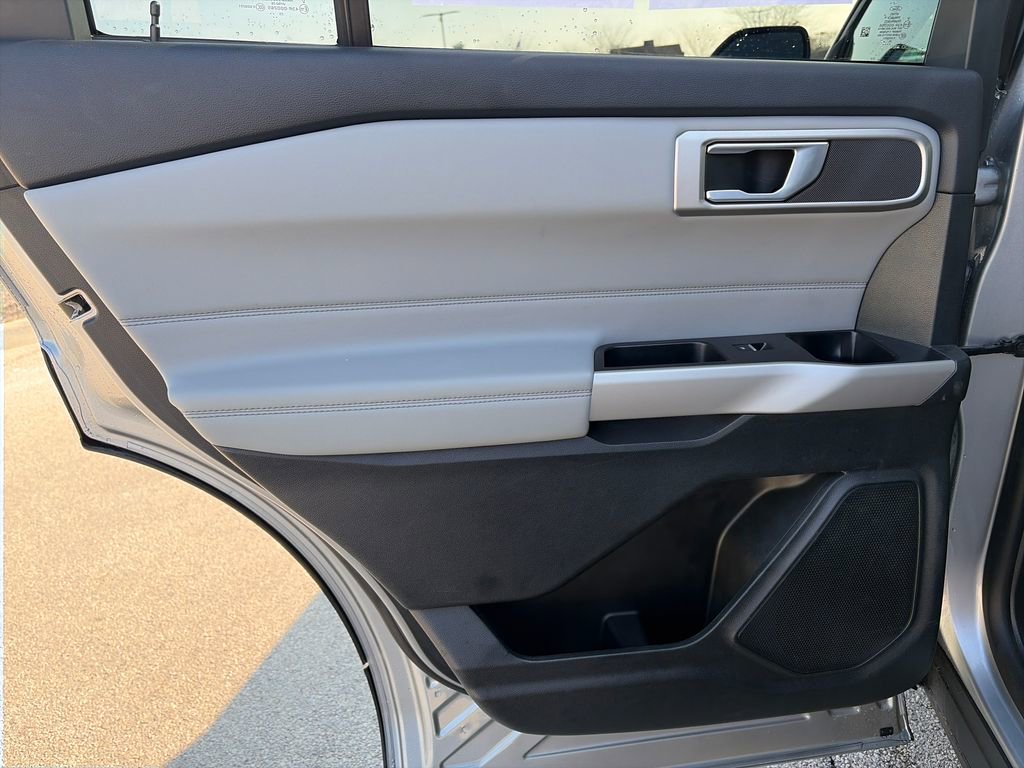 Used 2023 Ford Explorer XLT w/ Equipment Group 202A image 25
