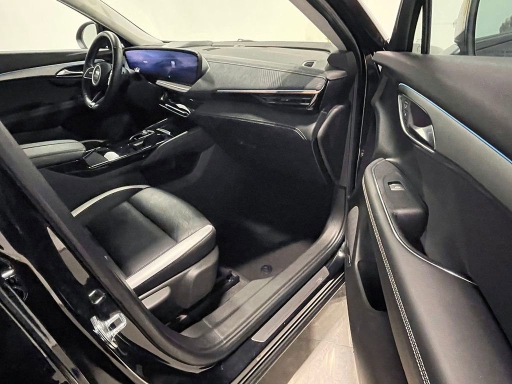 Used 2025 Buick Envision Sport Touring image 24