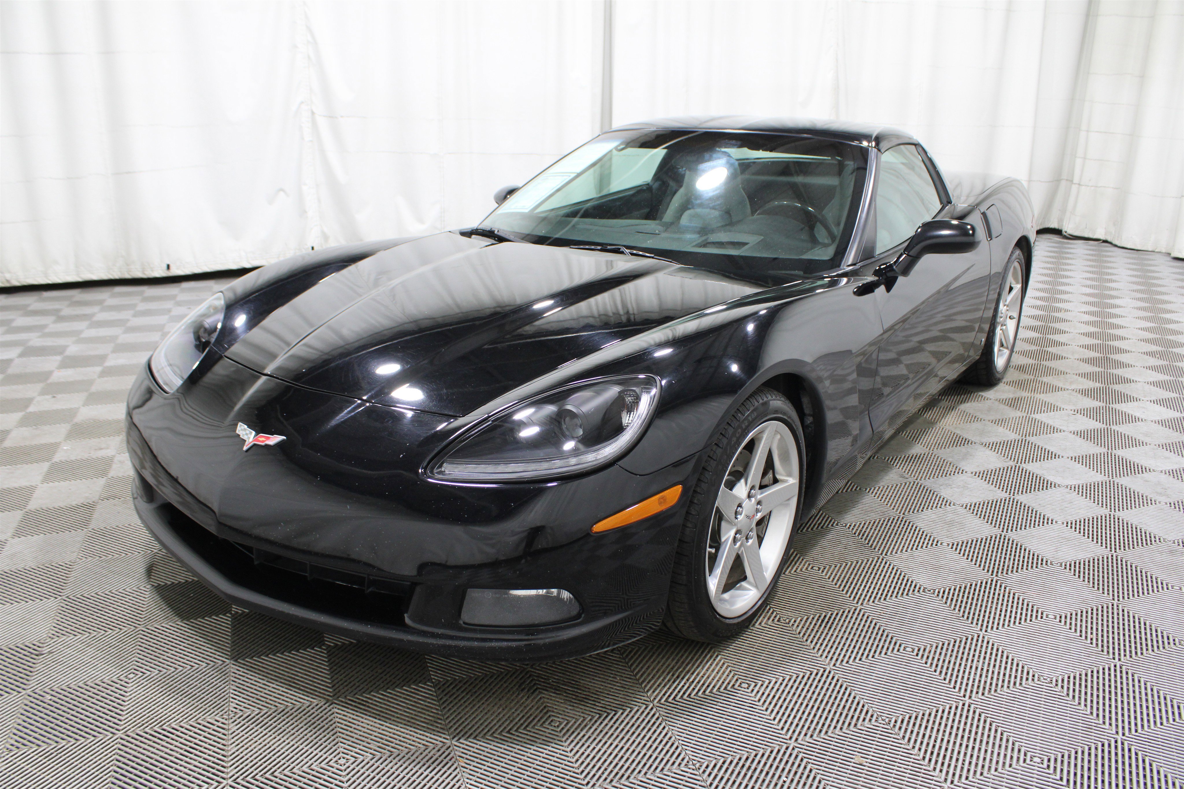 Used 2006 Chevrolet Corvette Coupe w/ Preferred Equipment Group image 26