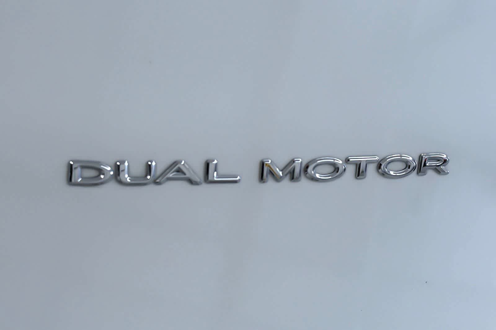 Used 2022 Tesla Model Y Long Range AWD/4WD image 27
