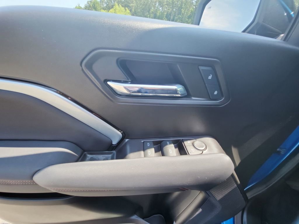 Used 2024 Chevrolet Colorado Z71 w/ Z71 Convenience Package 2 image 27