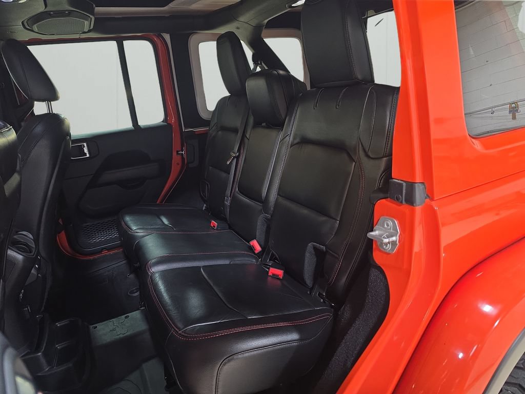 Used 2018 Jeep Wrangler Unlimited Rubicon w/ Dual Top Group AWD/4WD image 15