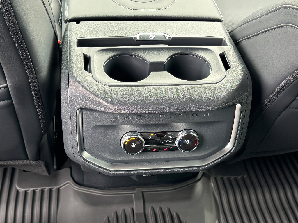 New 2026 Ford Expedition Platinum image 14