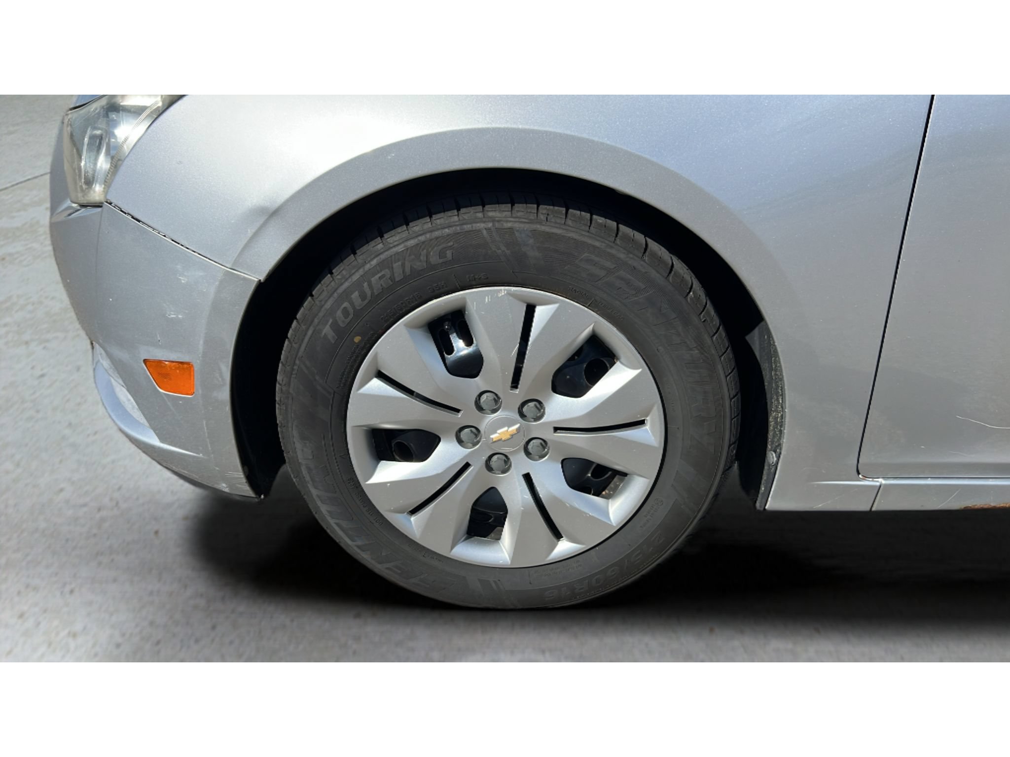 Used 2013 Chevrolet Cruze LS FWD image 34