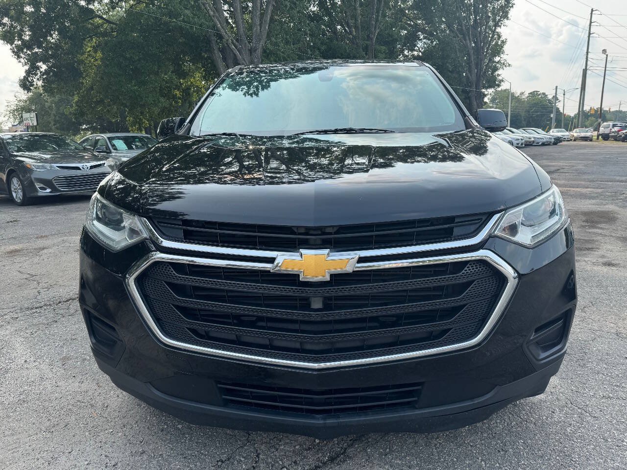 Used 2019 Chevrolet Traverse LS FWD image 2