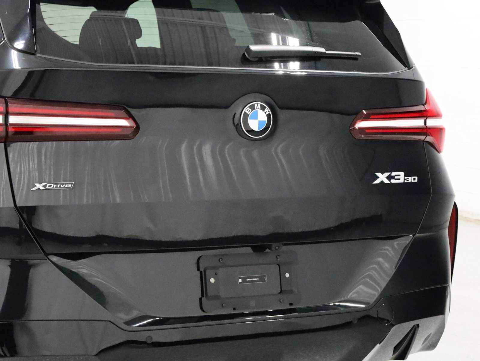 Used 2025 BMW X3 xDrive30i w/ M Sport Package AWD/4WD image 8