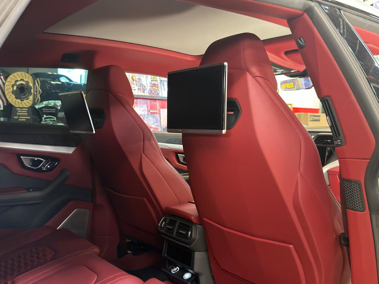 Used 2020 Lamborghini Urus AWD/4WD image 24
