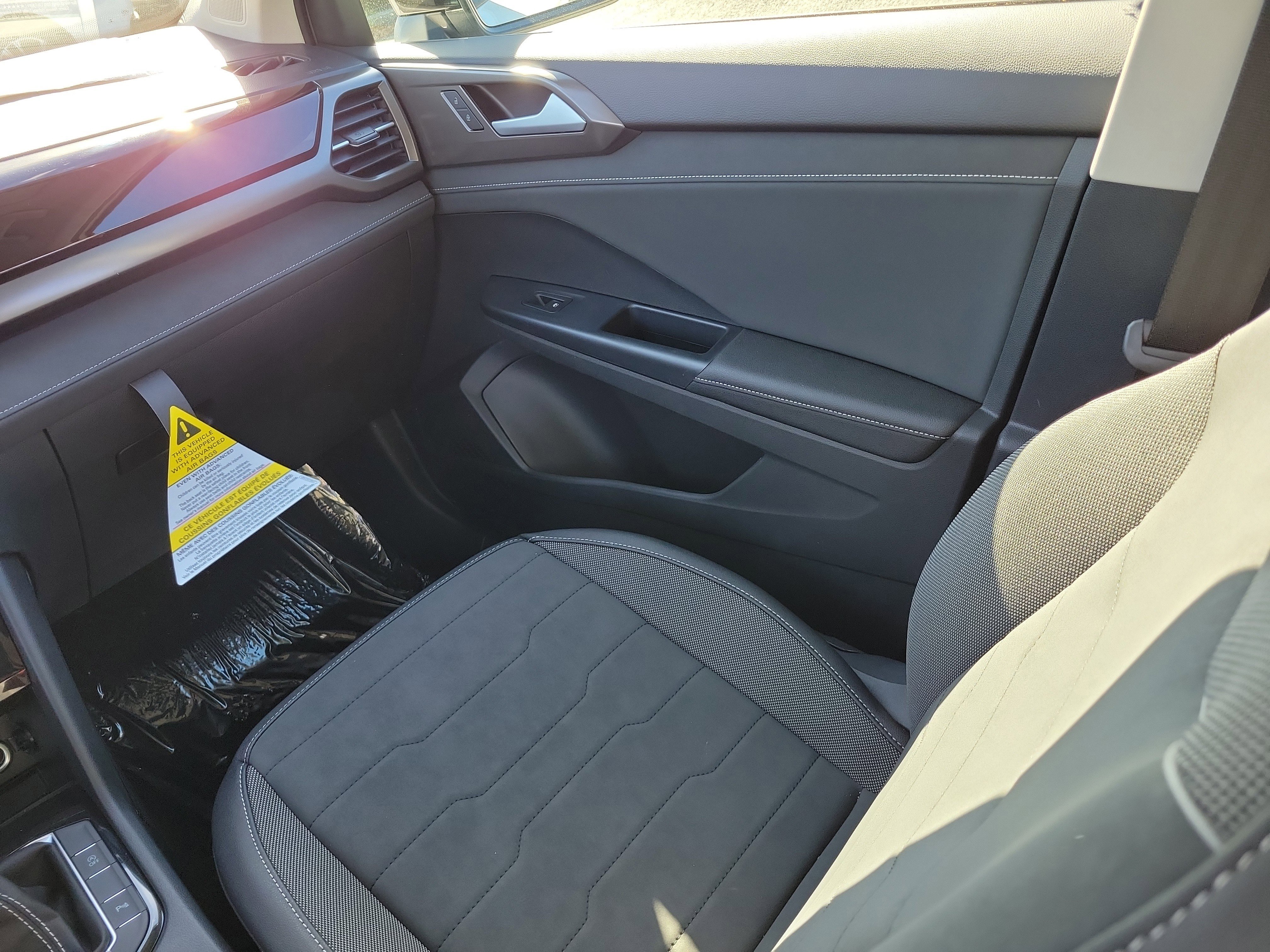New 2026 Volkswagen Taos SE FWD image 4