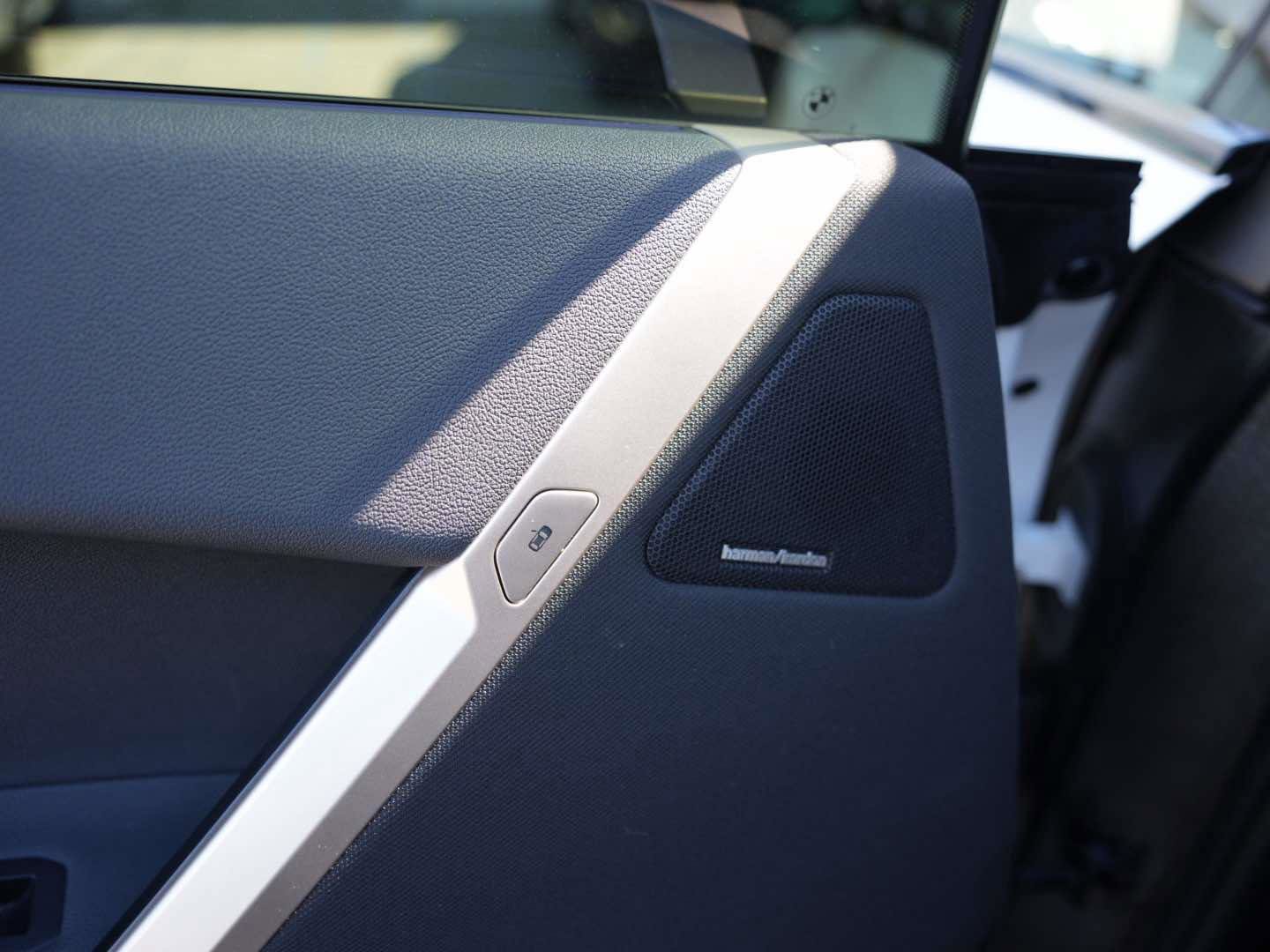 Used 2024 BMW iX xDrive50 image 12