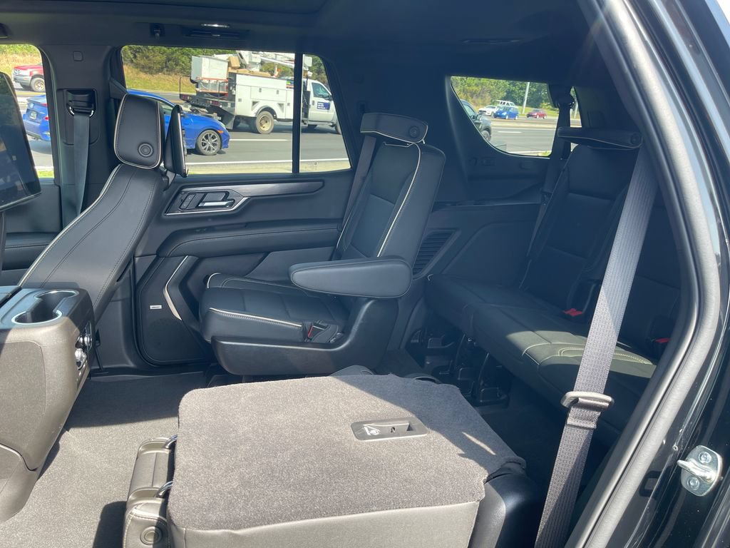 Used 2026 GMC Yukon Elevation w/ Elevation Premium Package AWD/4WD image 14