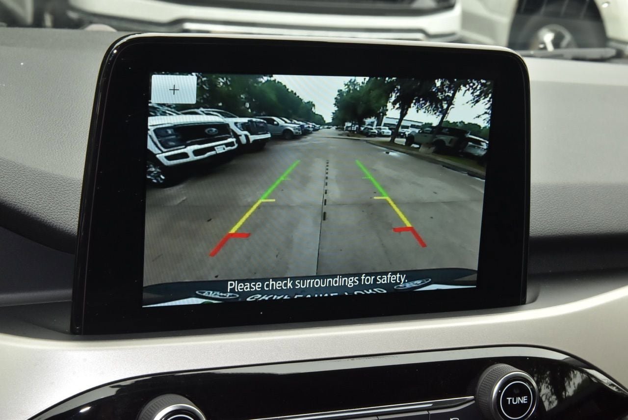 Used 2022 Ford Escape SE w/ SE Sport Appearance Package FWD image 28