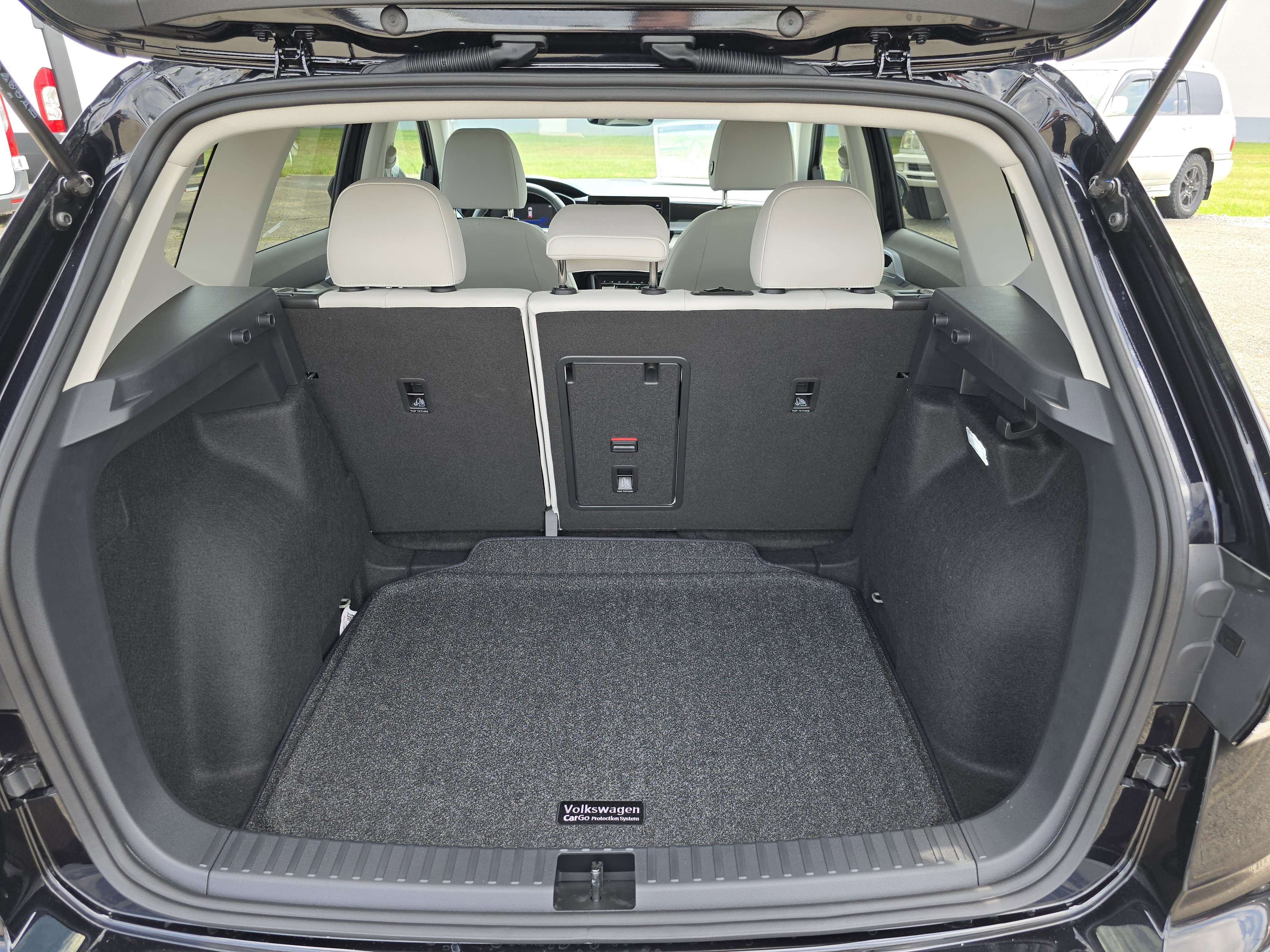 New 2025 Volkswagen Taos SE image 17