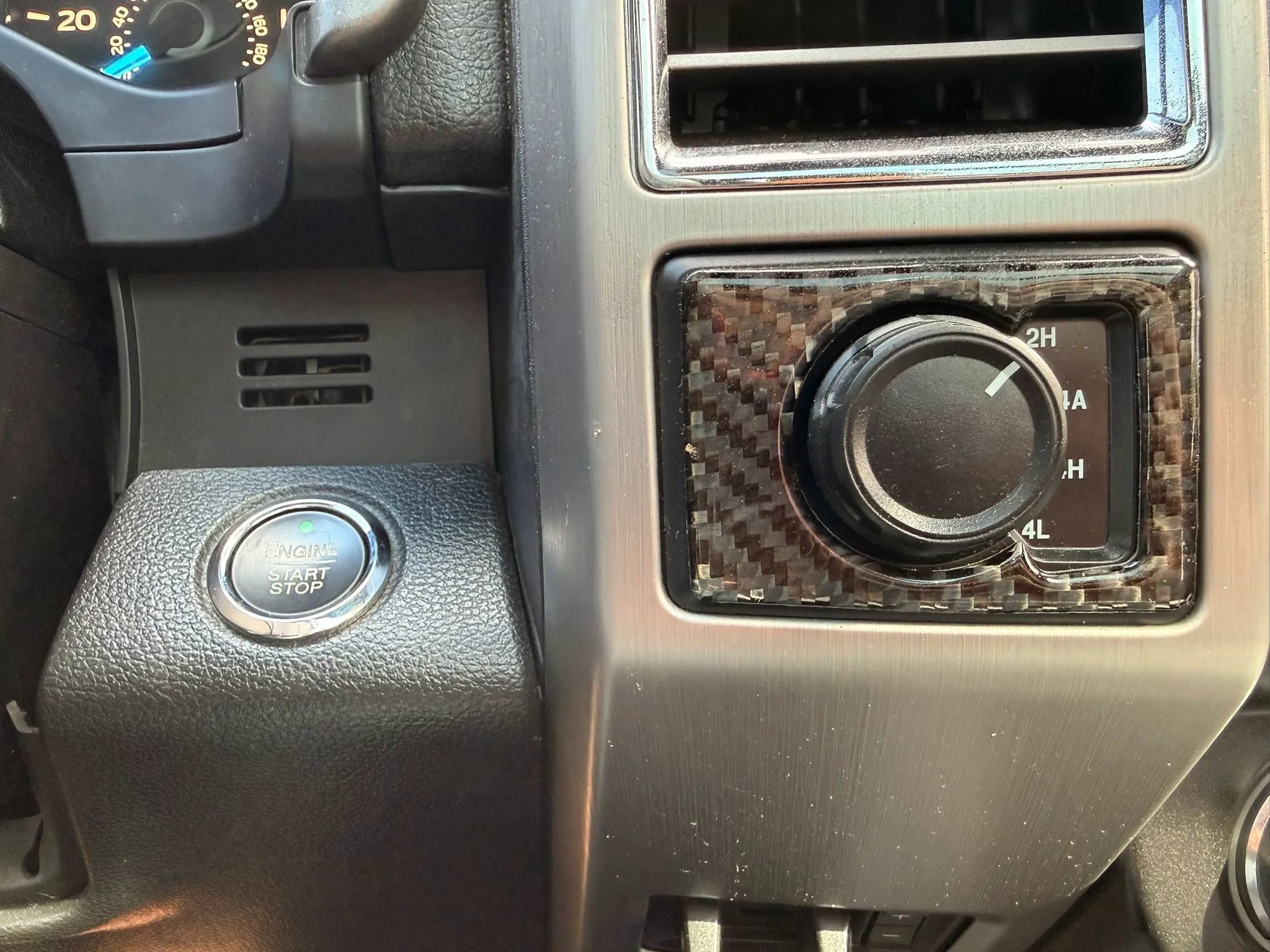 Used 2015 Ford F150 Platinum w/ Equipment Group 701A Luxury image 31