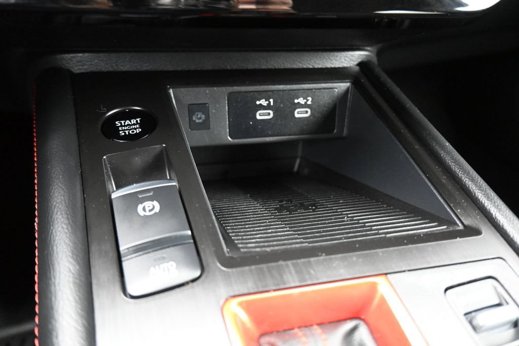 Used 2025 Nissan Kicks SR FWD image 21