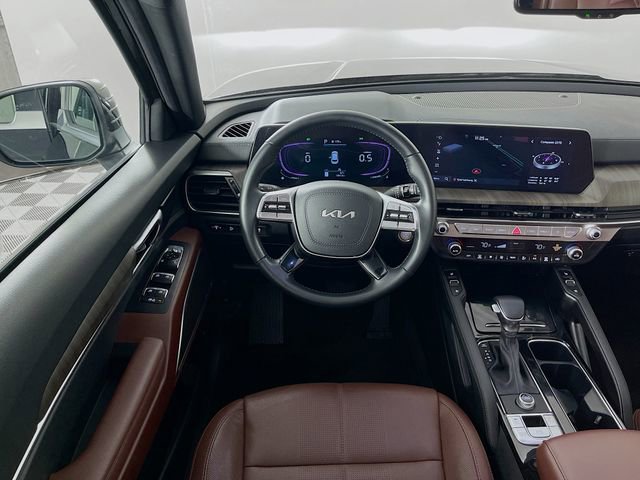 Used 2024 Kia Telluride EX w/ EX Captain's Chair Package image 25