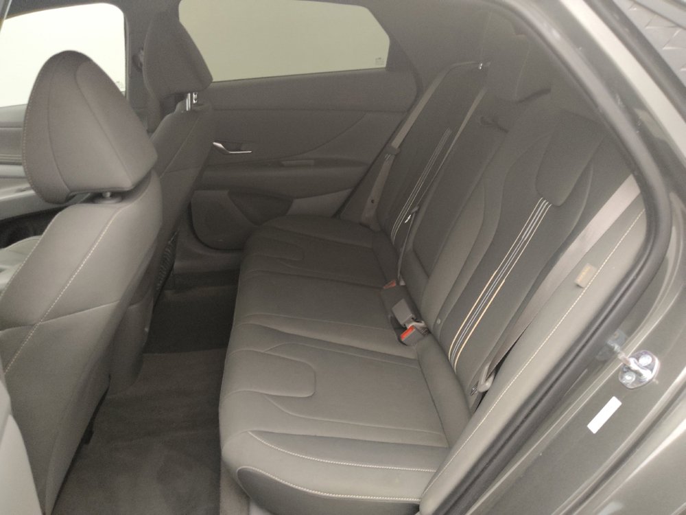 Used 2025 Hyundai Elantra SEL FWD image 18
