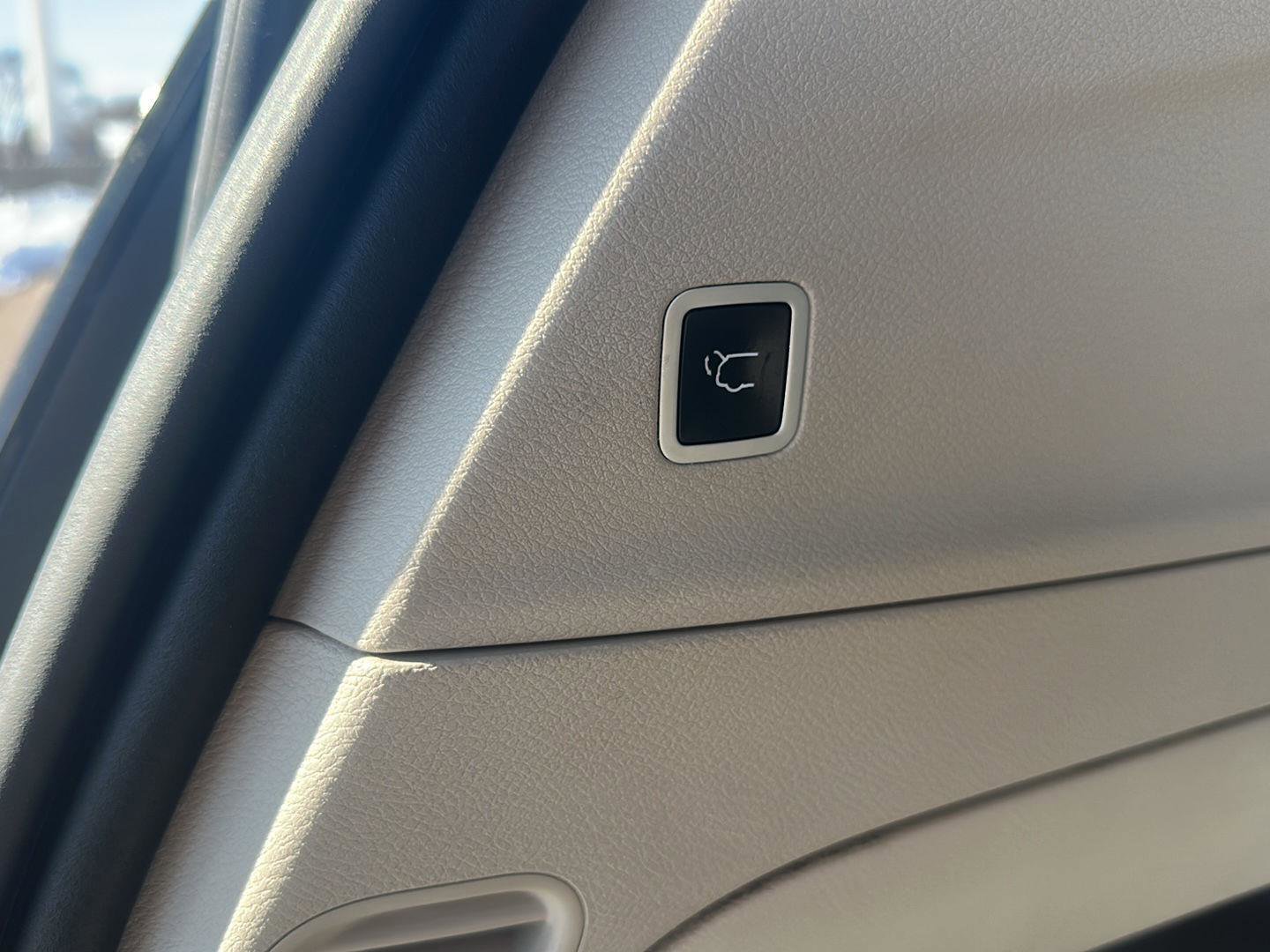 Used 2019 Chrysler Pacifica Touring Plus w/ Cold Weather Group image 26