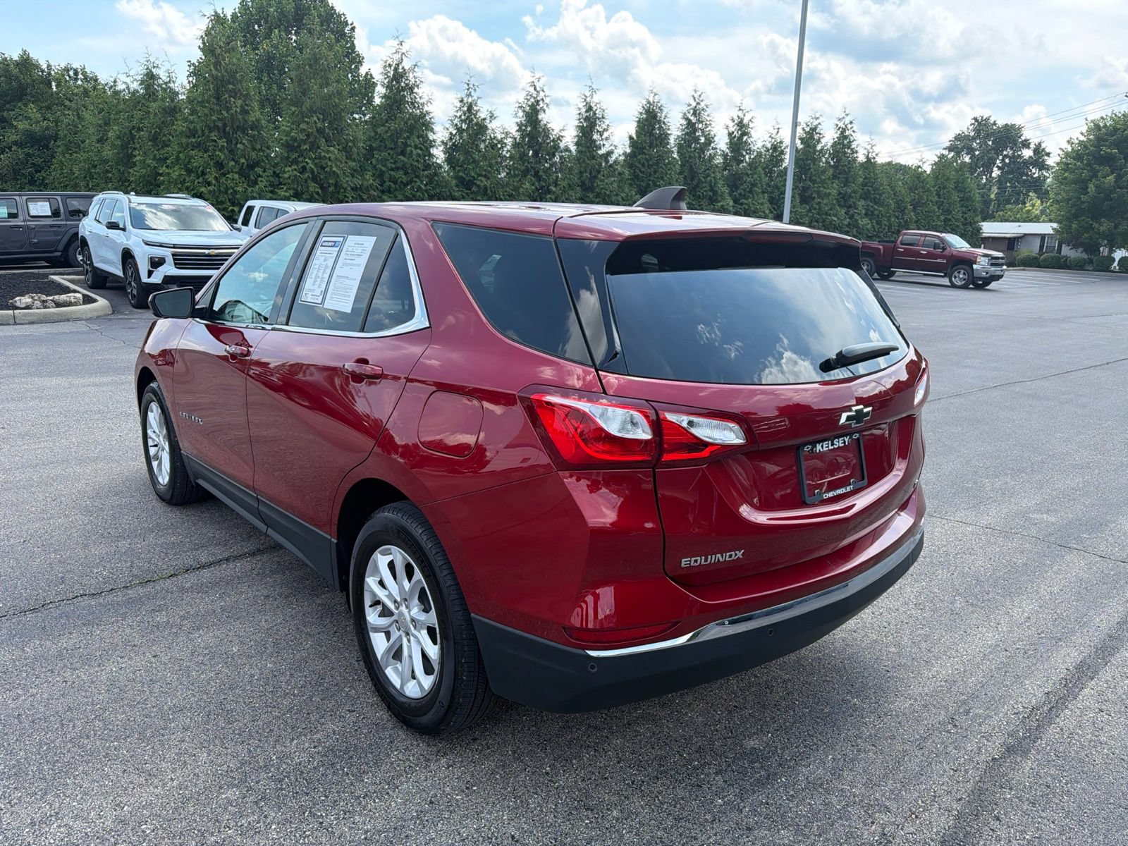 Used 2020 Chevrolet Equinox LT w/ Driver Convenience Package FWD image 3