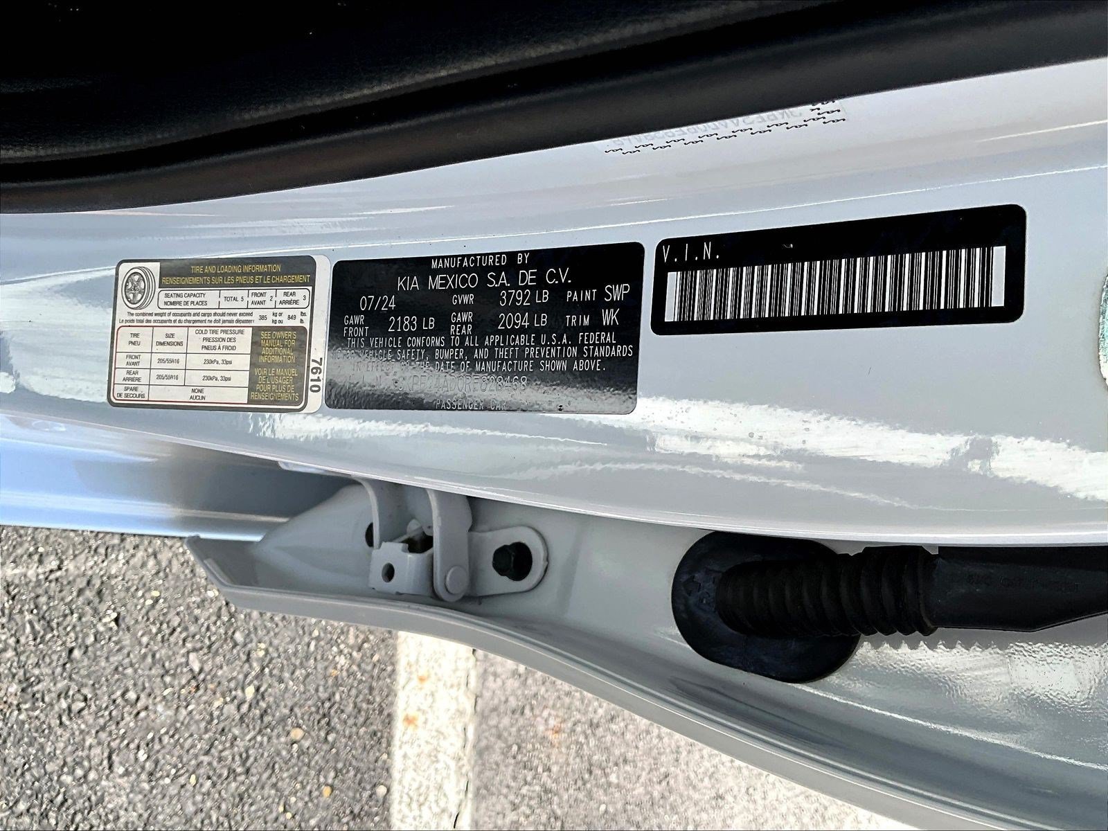 Used 2024 Kia Forte LXS w/ LXS Technology Package FWD image 18