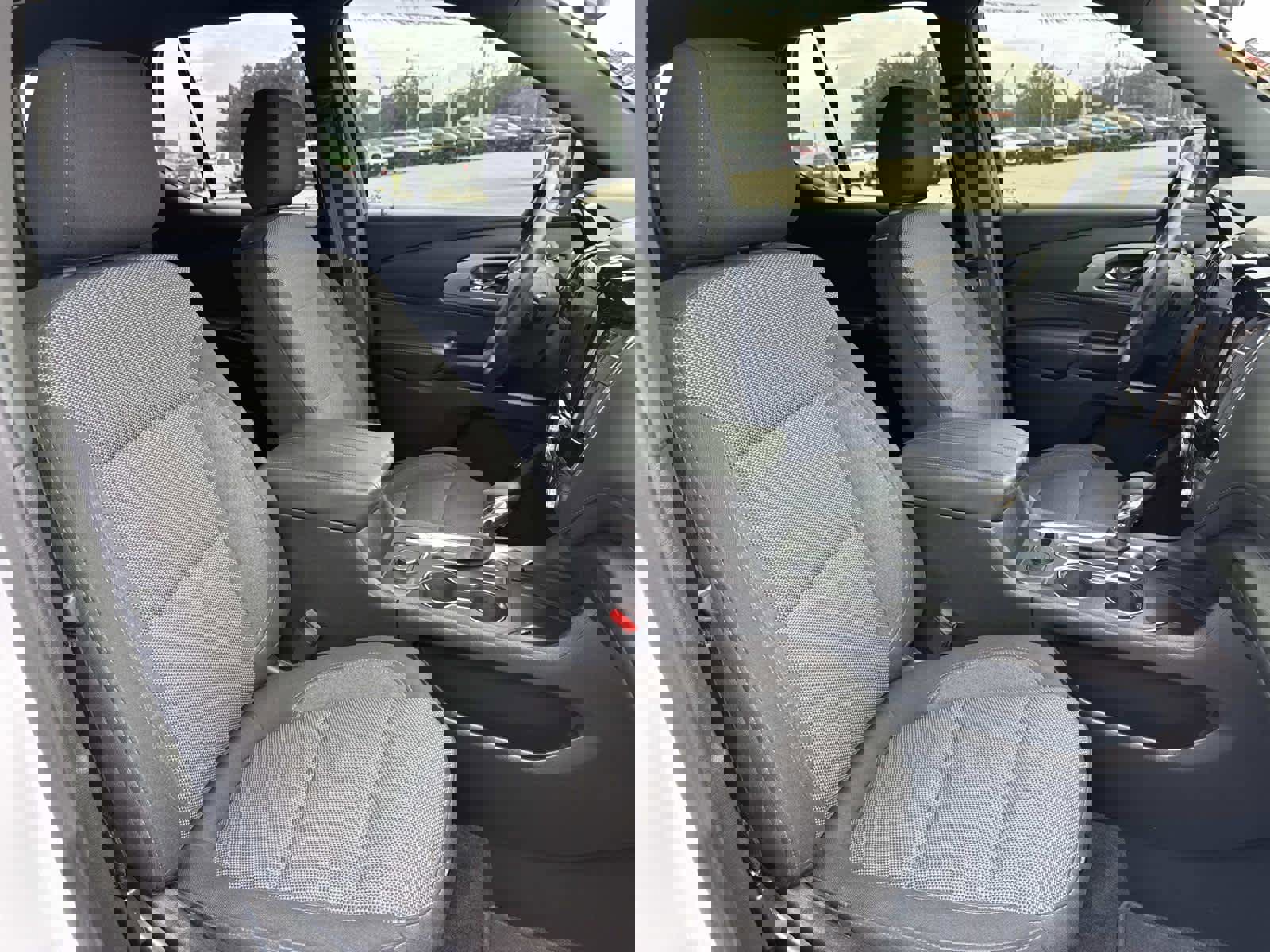 Used 2023 Chevrolet Traverse LT image 22