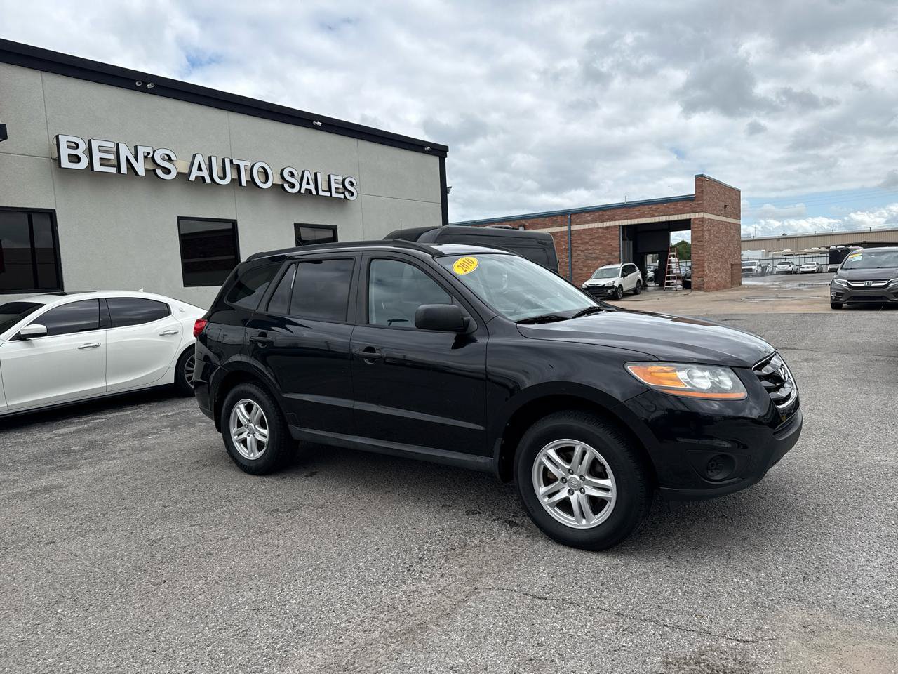 Used 2010 Hyundai Santa Fe GLS FWD image 4