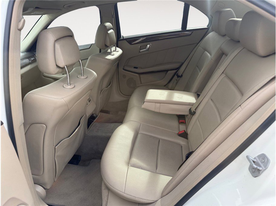 Used 2010 Mercedes-Benz E 350 4MATIC Sedan image 13