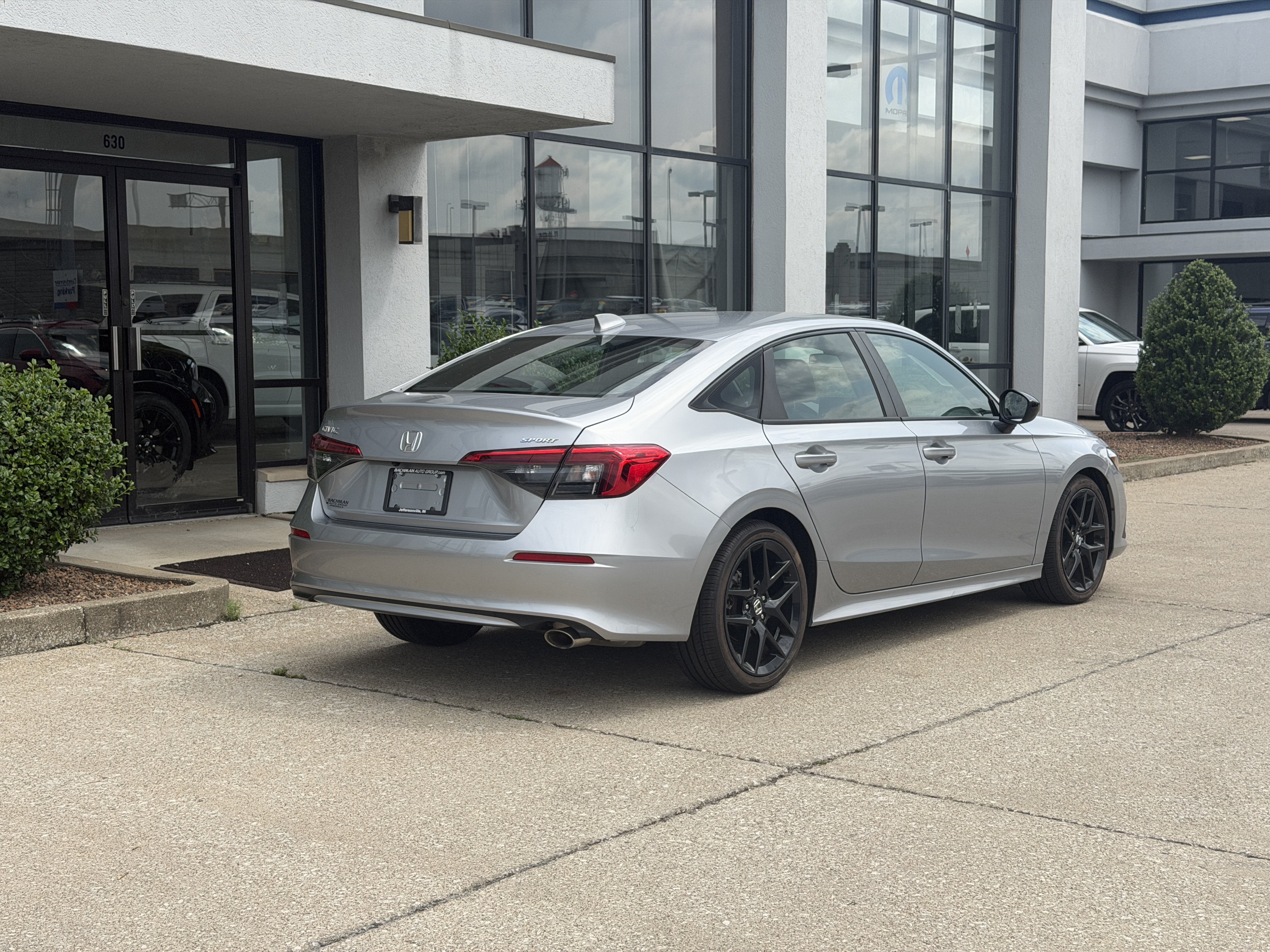 Used 2023 Honda Civic Sport image 4