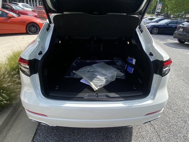 New 2024 Maserati Levante GT Ultima image 9