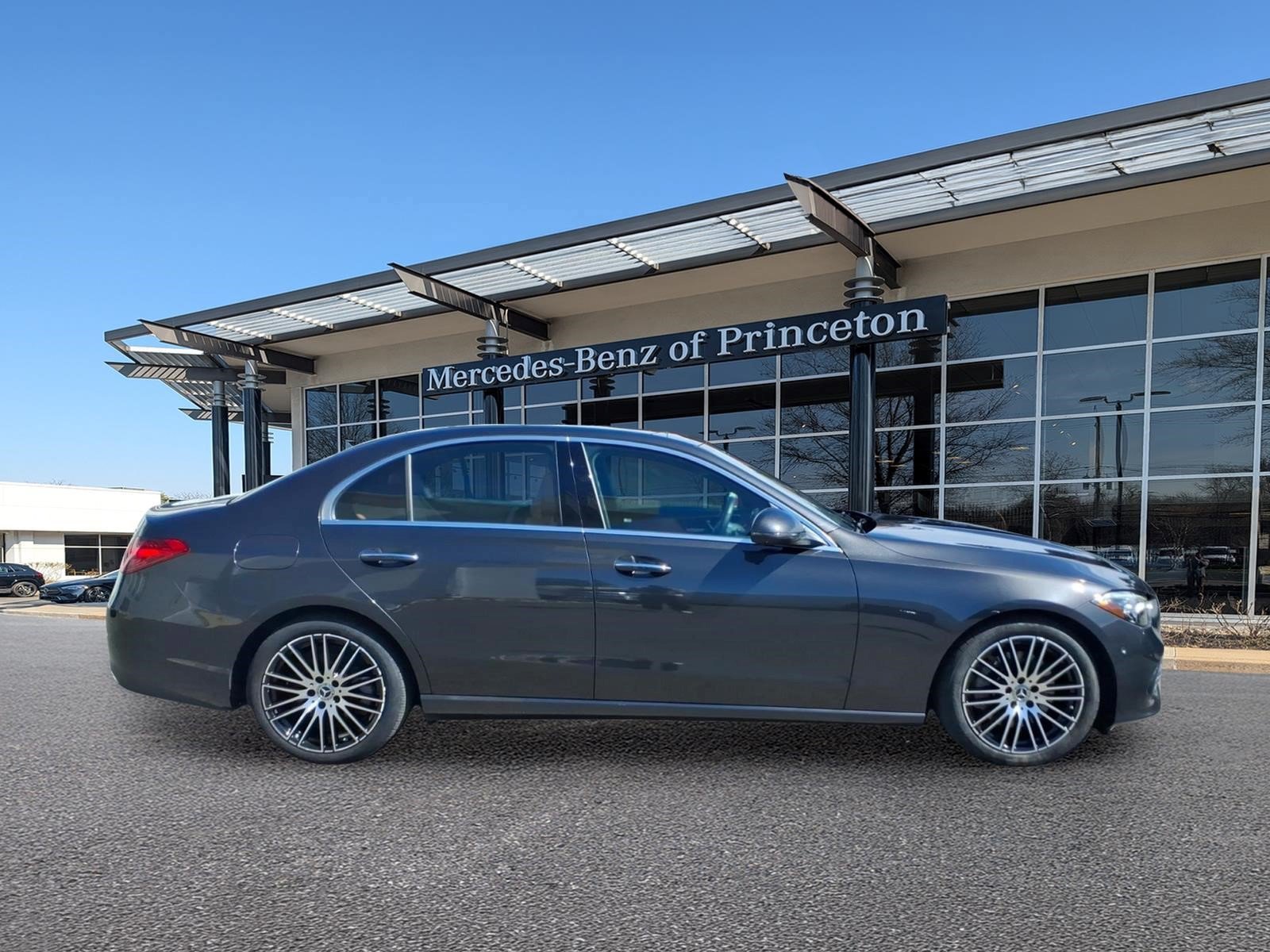 Used 2023 Mercedes-Benz C 300 4MATIC Sedan image 2