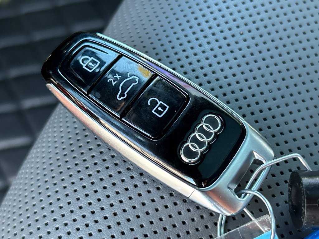 Used 2021 Audi SQ8 Prestige AWD/4WD image 33