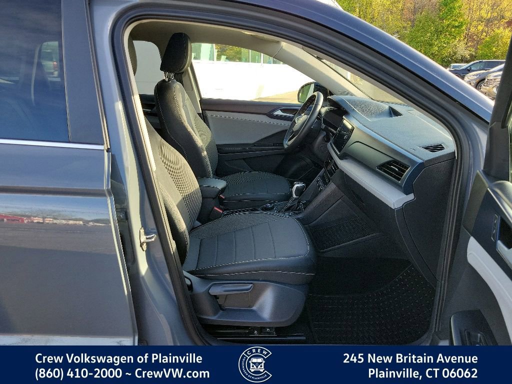 Used 2024 Volkswagen Taos SE AWD/4WD image 16