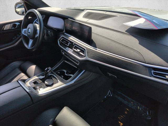 Used 2022 BMW X7 xDrive40i w/ M Sport Package AWD/4WD image 24