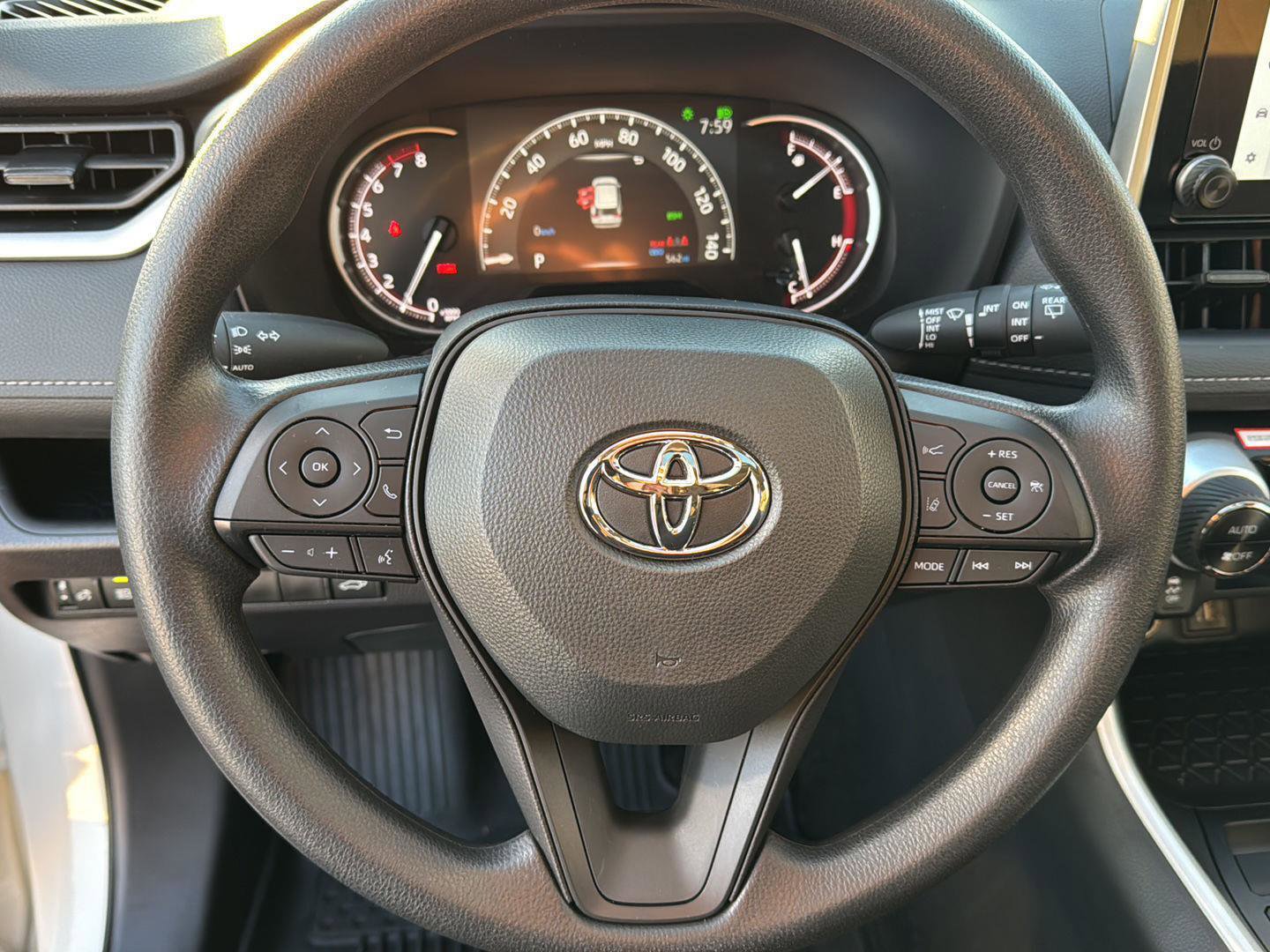 Used 2025 Toyota RAV4 XLE image 17