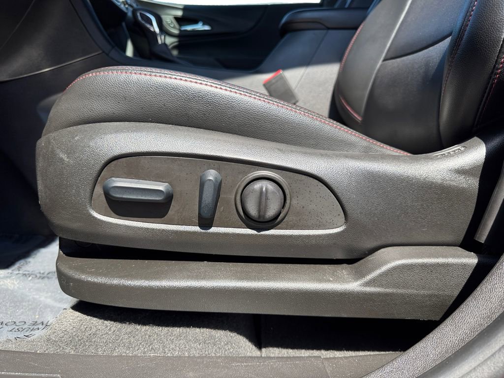 Used 2022 Chevrolet Equinox RS w/ RS Leather Package image 10