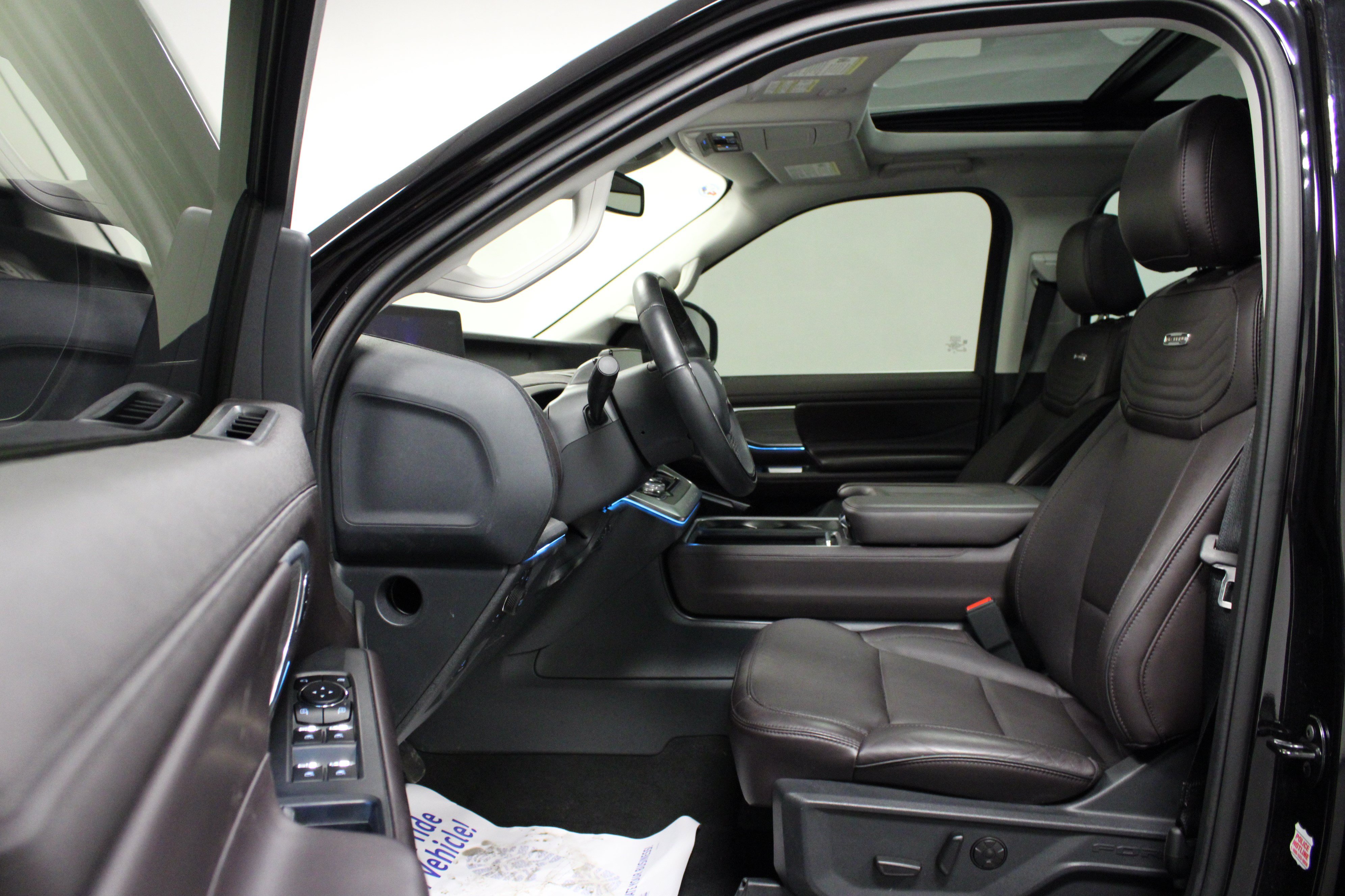 Used 2025 Ford Expedition Platinum w/ Platinum Ultimate Package AWD/4WD image 12