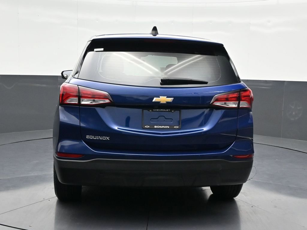 Used 2022 Chevrolet Equinox LS image 4