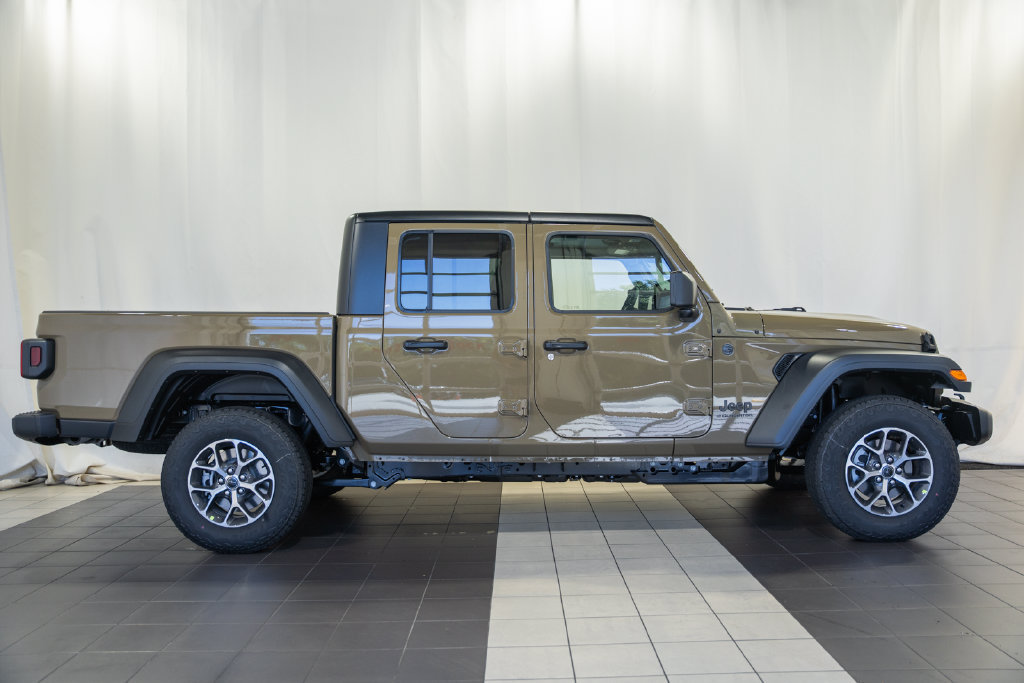 New 2027 Jeep Gladiator Sport AWD/4WD image 3