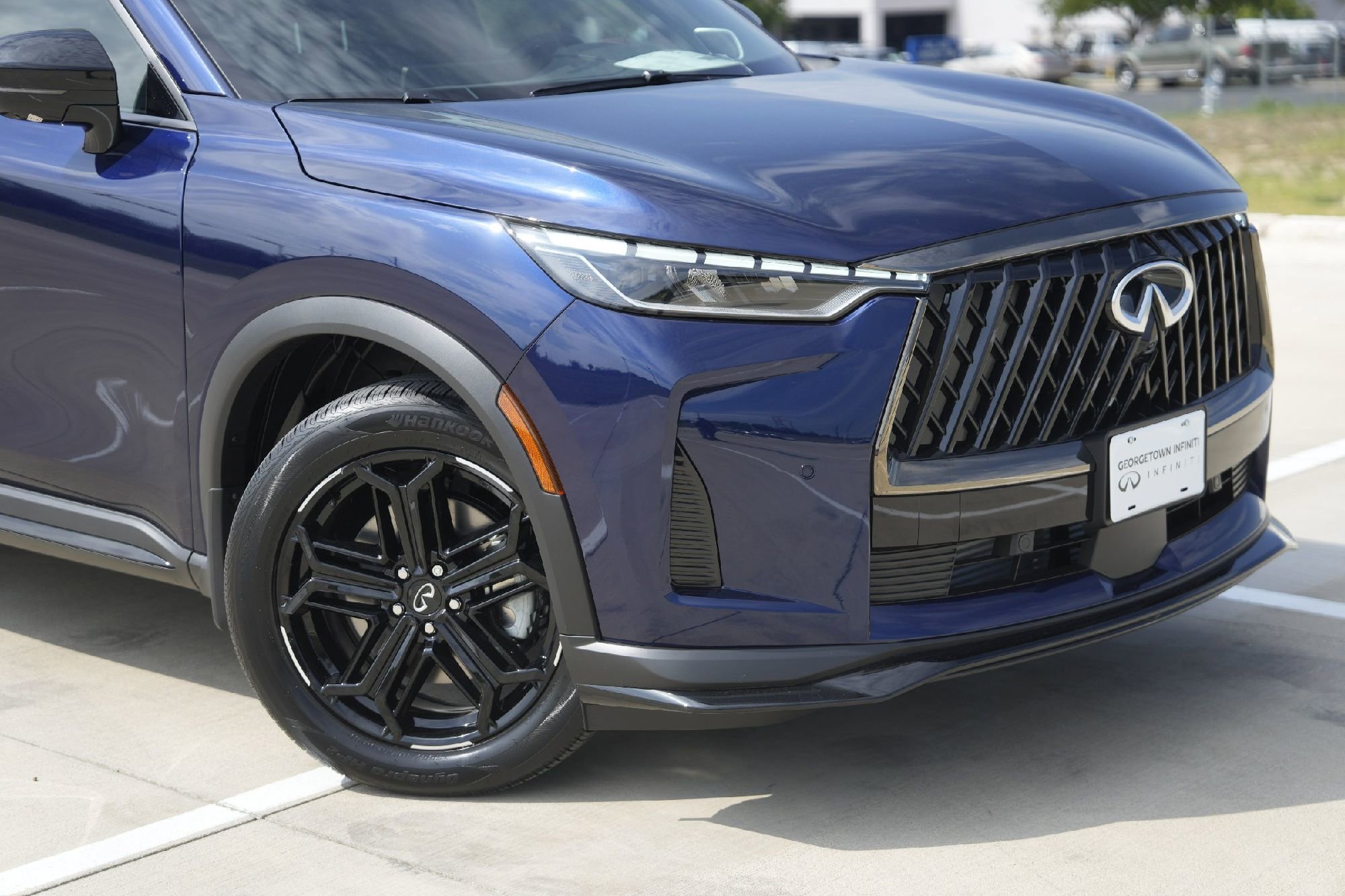 New 2026 INFINITI QX60 Luxe w/ Dark Cargo Package image 3